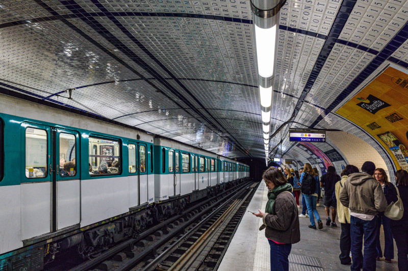 D1051606
